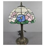 Round Floral Slag Glass Table Lamp - Powers Up