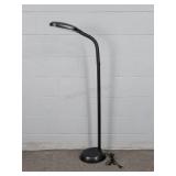 Articulating Floor Lamp- Powers Up