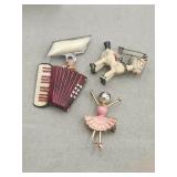 3 Vintage Brooches Pins