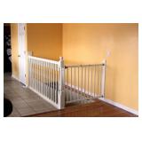 EVENFLO WALK THRU TOP OF STAIRS GATE 30-48"X32"