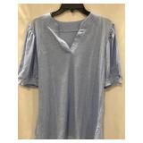 WOMENS VNECK TSHIRT LARGE