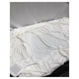 UTOPIA KITCHEN, TABLE CLOTHAPPROX: 56 X 32 IN.