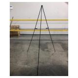 INSTANT EASEL TRIPODSUPPORTS 5 LBS.61.5 IN.