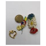 PENDANT, BROOCH,COIN AND RIBBON 4 PCS UNSEARCHED