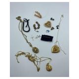 LOT OF ASSORTED JEWELLERY