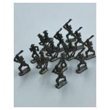 VINTAGE LEAD SOLDIERS 12 PCS TO COLLECT OR PAINT
