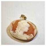 14K YELLOW GOLD SHELL CAMERO  PENDANT