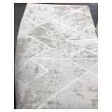 AREA RUG 100x84IN