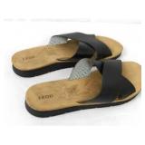 Izod Sandals Womens 9 M Alyssa Strap Slip On