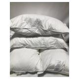 QUEEN SIZED PILLOWS 4PILLOWS