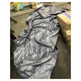 CAR COVER / TARPAPPROX: 140 X 65