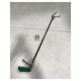 SNAKE TONGS SIZE 37IN USED