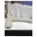 USED L-SHAPED BODY PILLOW54 X 27 IN. USED L-SHAPED BODY PILLOW54 X 27 IN.
