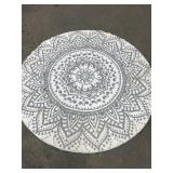 ROUND AREA RUG 5FT USED ROUND AREA RUG 5FT USED