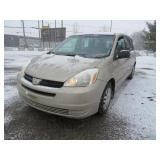 2004 TOYOTA SIENNA CE 348729 KMS