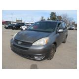 2004 TOYOTA SIENNA CE 237441 KMS