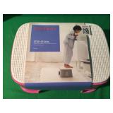 BABYBJORN STEP STOOL