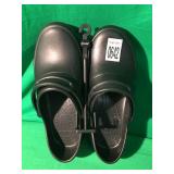 USED CROCS WOMANS 8