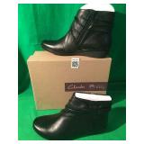 CLARKS WOMENS BOOTS SIZE 7.5