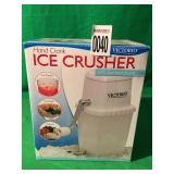 VICTORIO - HAND CRANK ICE CRUSHER VICTORIO - HAND CRANK ICE CRUSHER