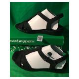 GRASSHOPPERS SANDALS (9.5 WOMEN) GRASSHOPPERS SANDALS (9.5 WOMEN)