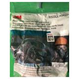 3M QUICK LATCH HALF FACEMASK (LARGE) 3M QUICK LATCH HALF FACEMASK (LARGE)