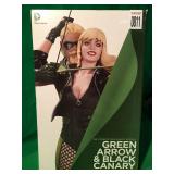 DC - GREEN ARROW AND BLACK CANARY FIGURE DC - GREEN ARROW AND BLACK CANARY FIGURE