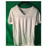 FRUIT OF THE LOOM WHITE SHIRT (LARGE) FRUIT OF THE LOOM WHITE SHIRT (LARGE)