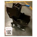 WHEELED JANITOR BUCKET WHEELED JANITOR BUCKET
