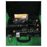 CLARINET W/ HARD CASE
