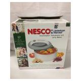 NESCO-SNACK MASTER DEHYDRATOR & JERKY MAKER