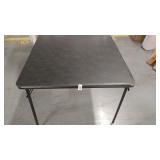 FOLDABLE TABLE
