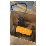 FISKARS MANUAL LAWN MOWER