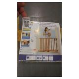 SUMMER DELUXE WOOD STAIRWAY GATE