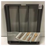 EXPANDABLE UTENSIL TRAY