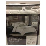 COMPLETE BED SET 5 PC (QUEEN SIZE)