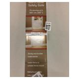 RETRACTABLE SAFETY GATE