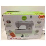 SINGER TRADITION SEWING MACHINE