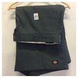 DICKIES MENS 13' WORK SHORT, SIZE 42