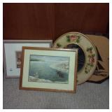 (2) PICTURES / MIRROR / WOOD FRAME (2) PICTURES / MIRROR / WOOD FRAME