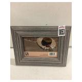 PICTURE FRAME SIZE 4 X 6' PICTURE FRAME SIZE 4 X 6'