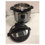 INSTANT POT PROGRAMMABLE PRESSURE COOKER (USED) INSTANT POT PROGRAMMABLE PRESSURE COOKER (USED)