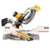 DE WALT SLIDING COMPOUN MITER SAW