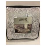 BEAUTYREST 4 PCS QUEEN COMFORTER SET \