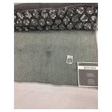 BATH RUG SIZE-21" X 32"