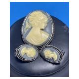Cameo Jewellery Set