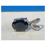 10 kt White Gold Blue Sapphire Pendant