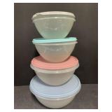 4pc Tupperware Wonderlier Bowls with Matching