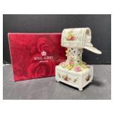 Royal Albert Old Country Roses Musical Kitten in