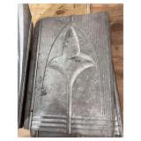 6 Galvanized tins